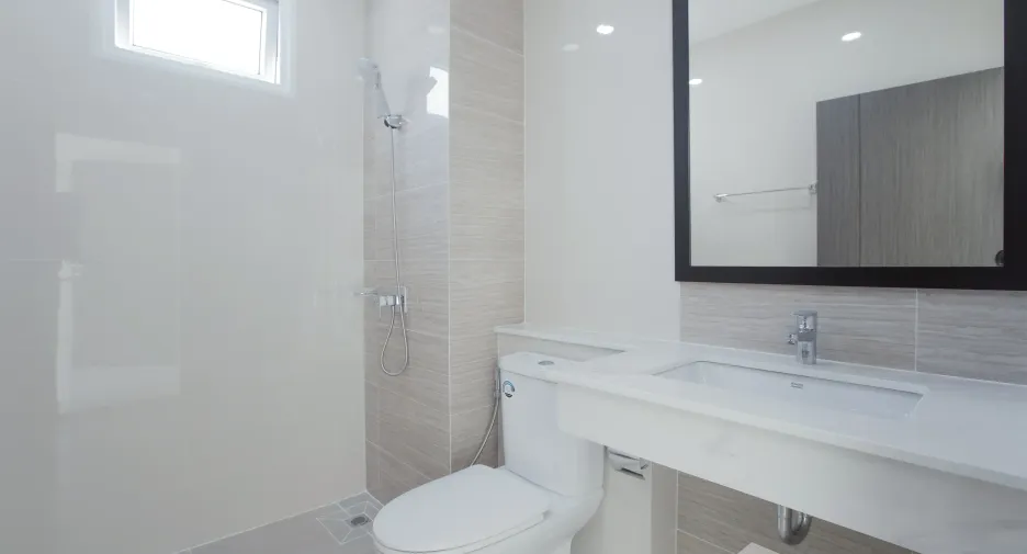 For sale 4 bedrooms house in Mueang Samut Sakhon, Samut Sakhon