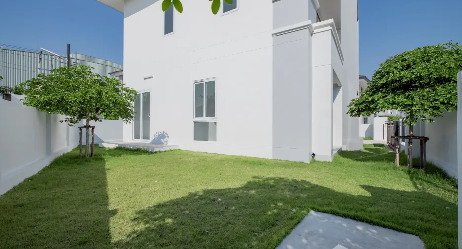 For sale 4 bedrooms house in Mueang Samut Sakhon, Samut Sakhon