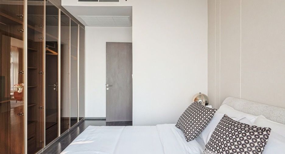 For sale 3 bedrooms condo in Ratchathewi, Bangkok