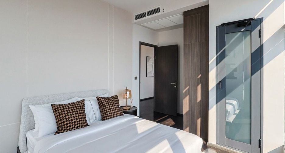 For sale 3 bedrooms condo in Ratchathewi, Bangkok