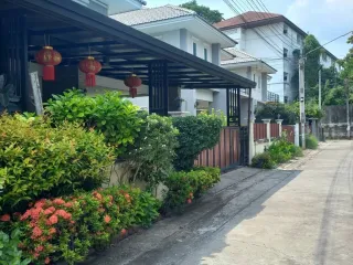 Casa en venta de 4 habitaciones en Si Racha, Chonburi