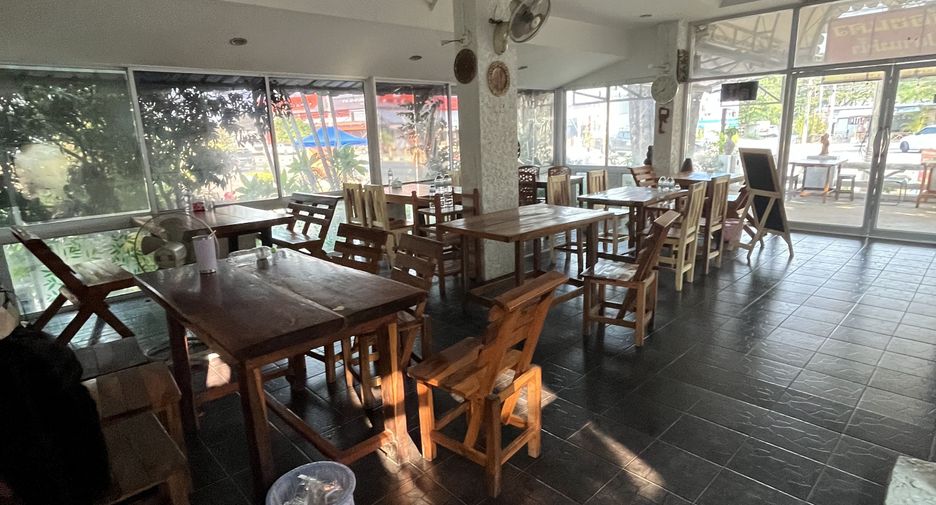 Gewerbefläche zum Kauf mit 2 Zimmer in Mueang Phitsanulok, Phitsanulok