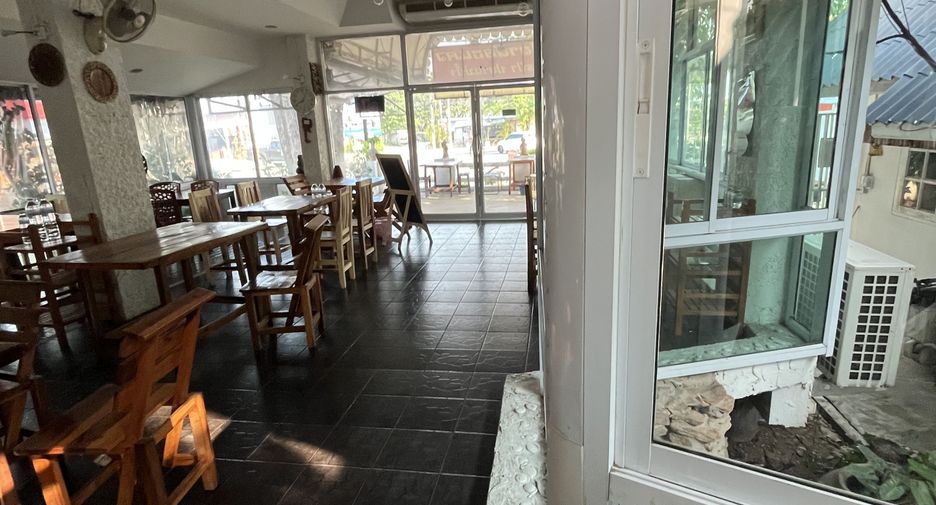 Gewerbefläche zum Kauf mit 2 Zimmer in Mueang Phitsanulok, Phitsanulok