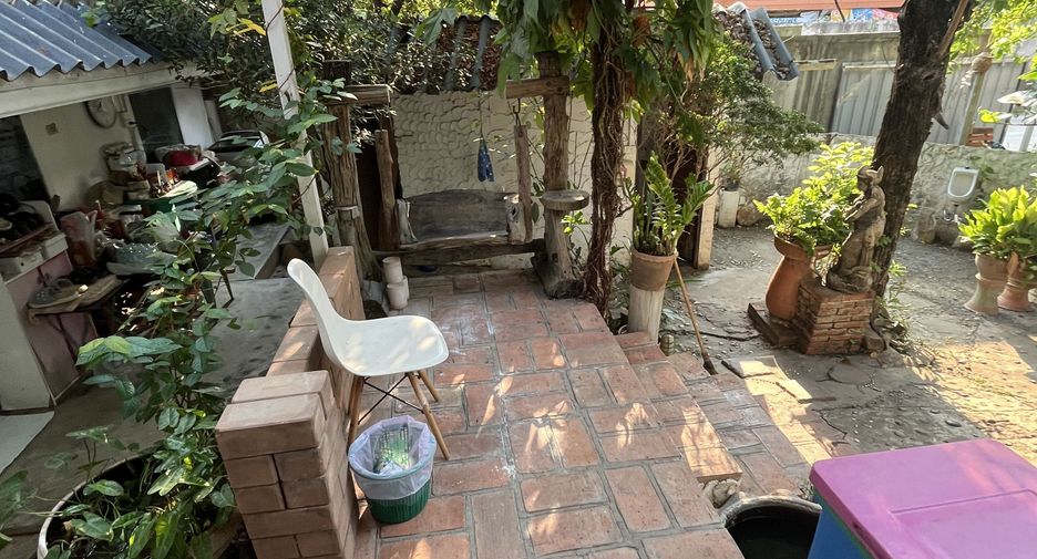 Gewerbefläche zum Kauf mit 2 Zimmer in Mueang Phitsanulok, Phitsanulok