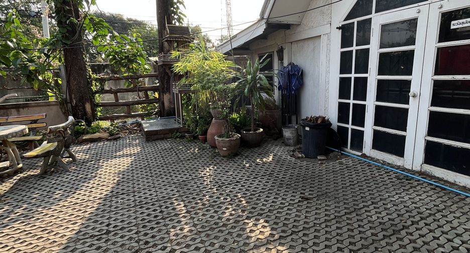 For sale 2 bedrooms retail Space in Mueang Phitsanulok, Phitsanulok