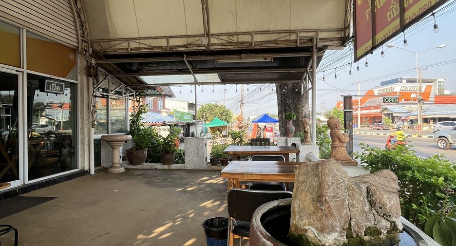 For sale 2 bedrooms retail Space in Mueang Phitsanulok, Phitsanulok