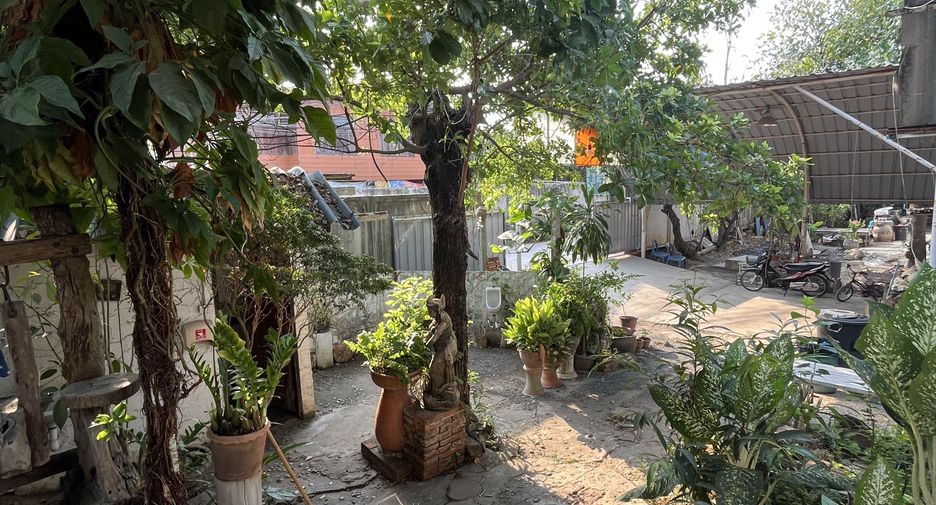 Gewerbefläche zum Kauf mit 2 Zimmer in Mueang Phitsanulok, Phitsanulok