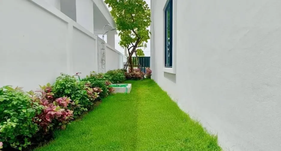 À vendre et à louer 4 chambres villa à Sattahip, Chonburi