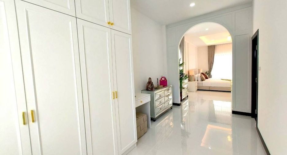 Villa zum Kauf und zur Miete mit 4 Zimmer in East Pattaya, Pattaya