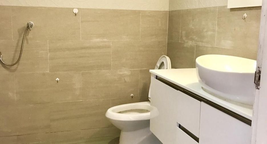 For sale and for rent 3 bedrooms condo in Watthana, Bangkok