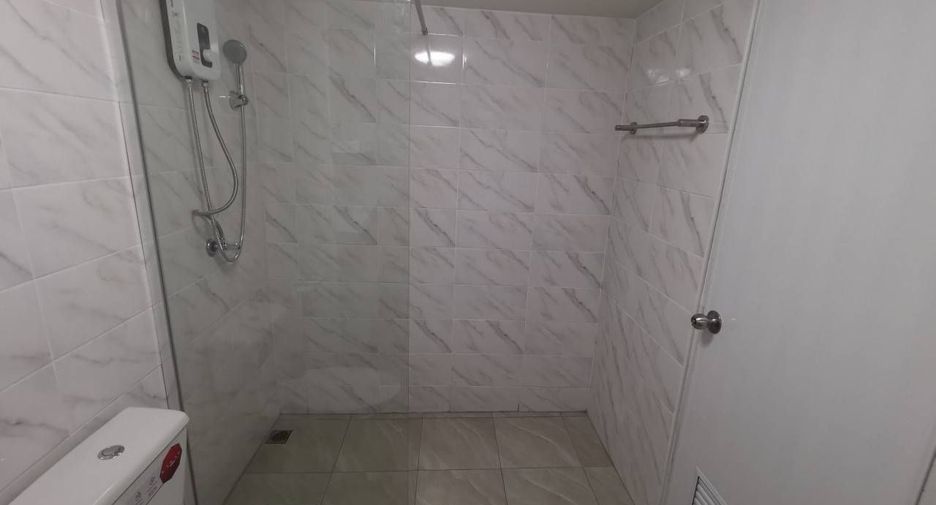 For sale studio condo in Wang Thonglang, Bangkok