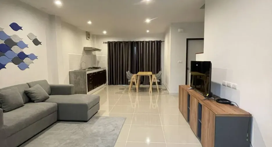For rent 3 bedrooms townhouse in Thalang, Phuket