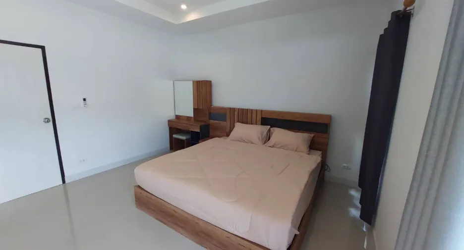 For rent 3 bedrooms townhouse in Thalang, Phuket