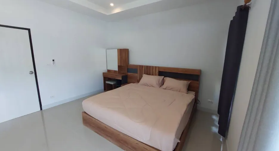 For rent 3 bedrooms townhouse in Thalang, Phuket