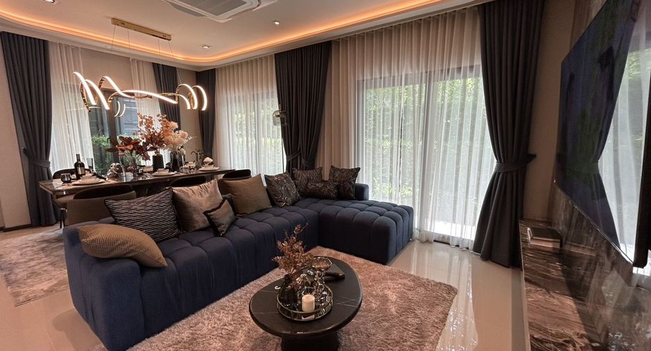 For sale 4 bedrooms house in Bang Khen, Bangkok