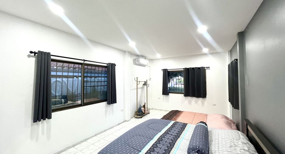 À vendre et à louer 4 chambres maison à Bang Lamung, Chonburi