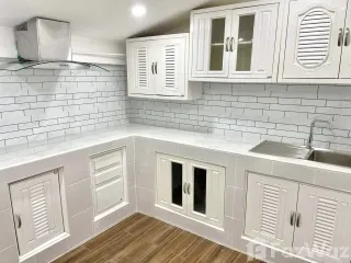 À vendre et à louer 4 chambres maison à Bang Lamung, Chonburi
