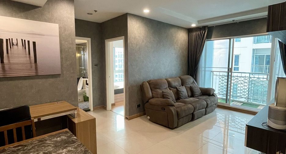 À louer 2 chambres condo à Huai Khwang, Bangkok