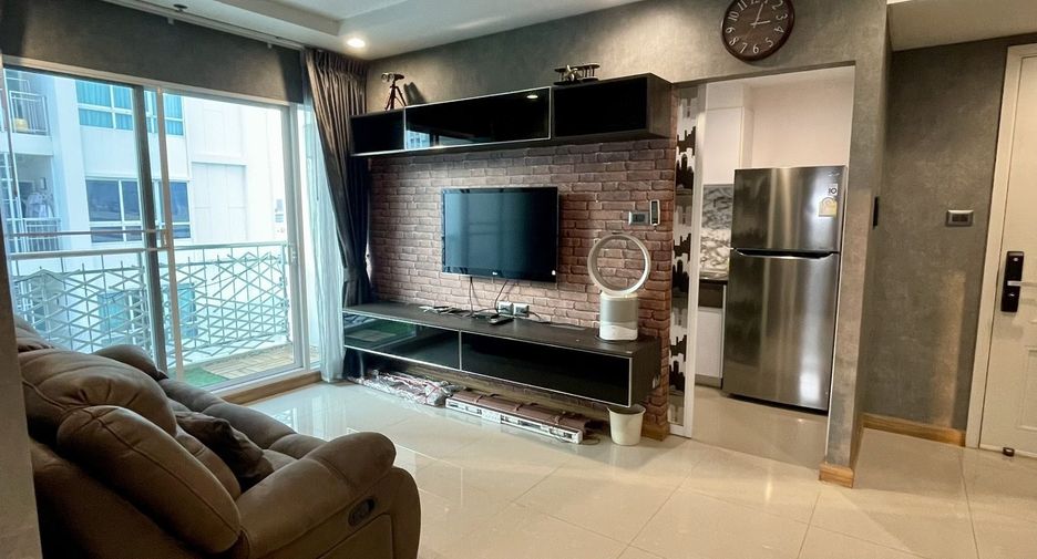 À louer 2 chambres condo à Huai Khwang, Bangkok