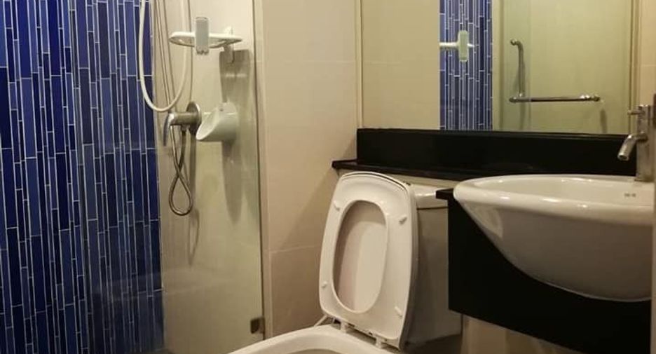 For sale 1 bed condo in Phra Khanong, Bangkok