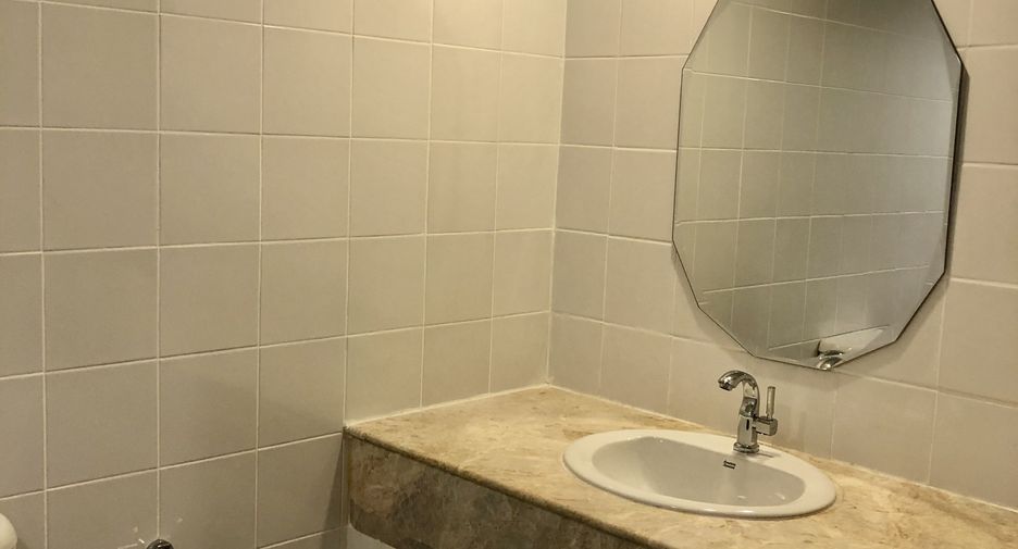 Wohnung zum Kauf und zur Miete mit 1 Zimmer in Sathon, Bangkok