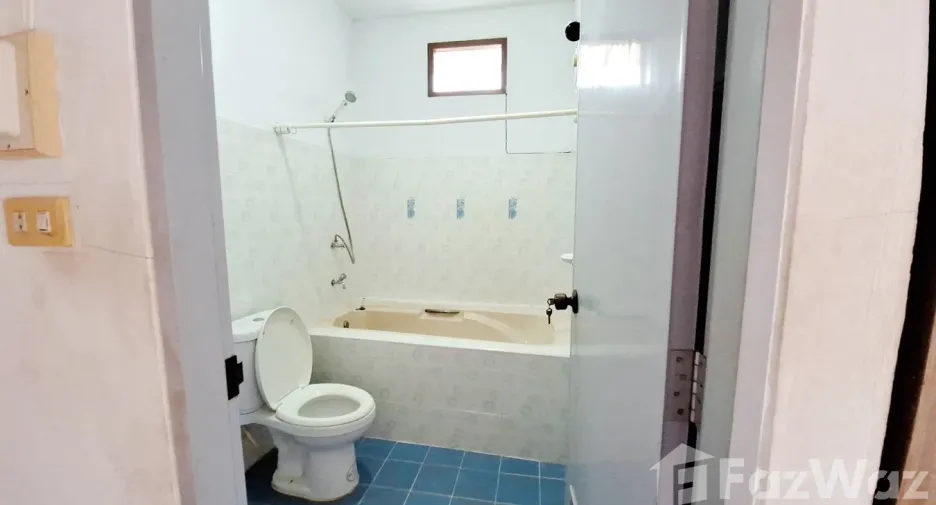 For sale 8 ベッドルーム house in Mueang Udon Thani, Udon Thani