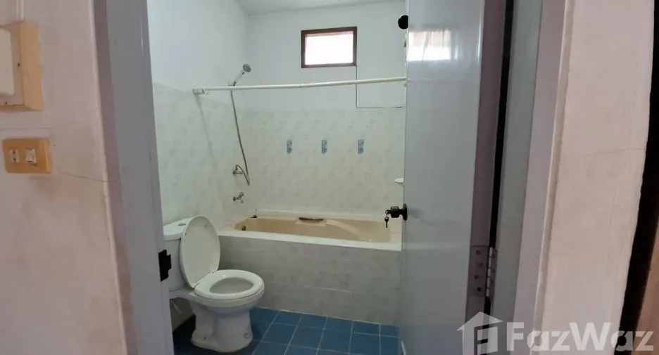 For sale 8 ベッドルーム house in Mueang Udon Thani, Udon Thani