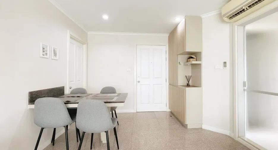 For sale and for rent 2 bedrooms condo in Yan Nawa, Bangkok