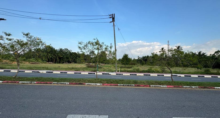 For sale 1 bed townhouse in Phrasaeng, Surat Thani