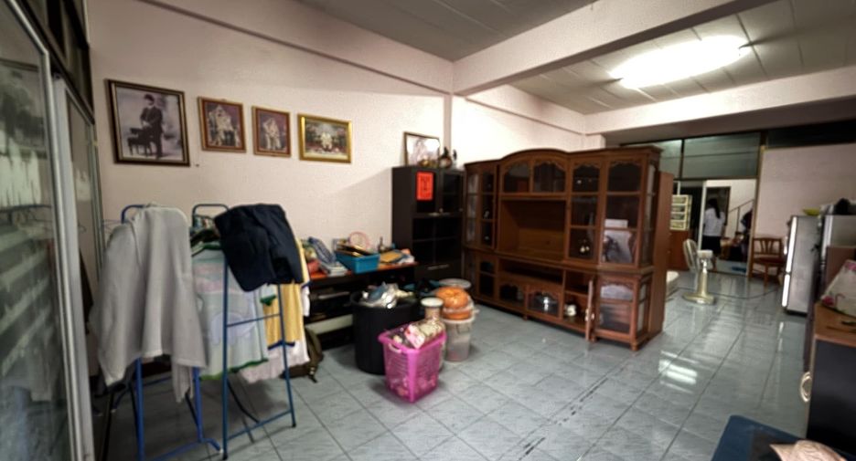 For sale 1 bed townhouse in Phrasaeng, Surat Thani