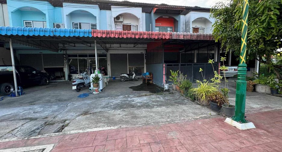 For sale 1 bed townhouse in Phrasaeng, Surat Thani