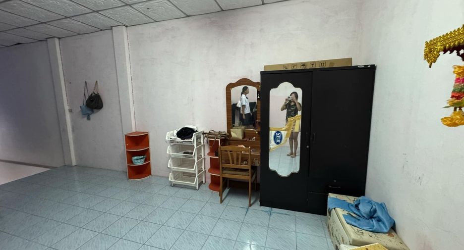 For sale 1 bed townhouse in Phrasaeng, Surat Thani