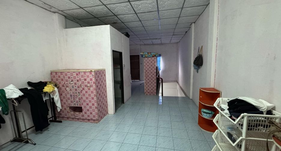 For sale 1 bed townhouse in Phrasaeng, Surat Thani