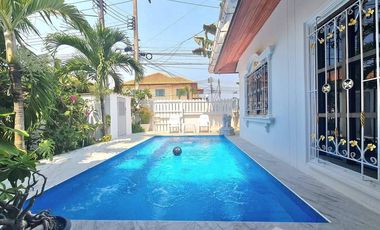 For rent 4 bedrooms villa in Bang Lamung, Chonburi