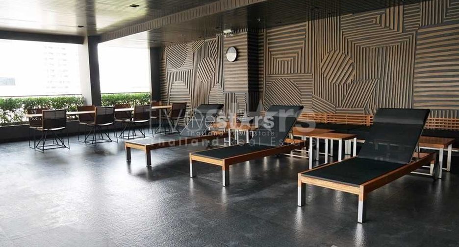 For sale 2 ベッドルーム condo in Khlong Toei, Bangkok