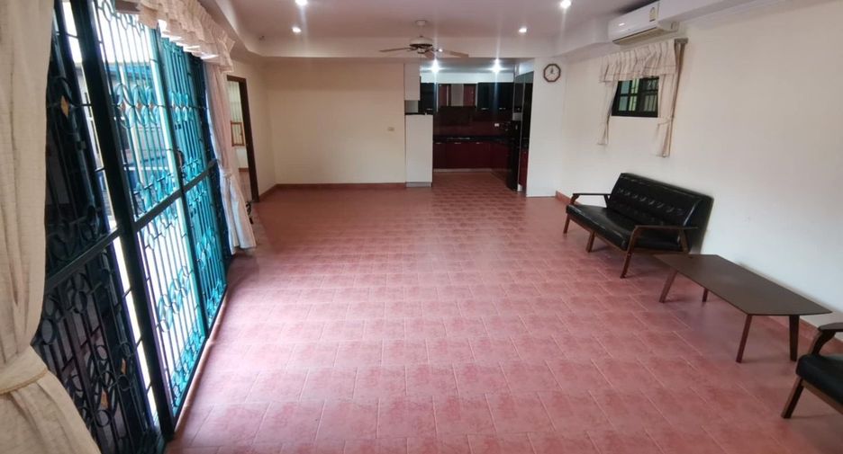 Haus zur Miete mit 5 Zimmer in Bang Lamung, Chonburi