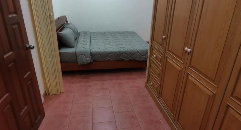 Haus zur Miete mit 5 Zimmer in Bang Lamung, Chonburi