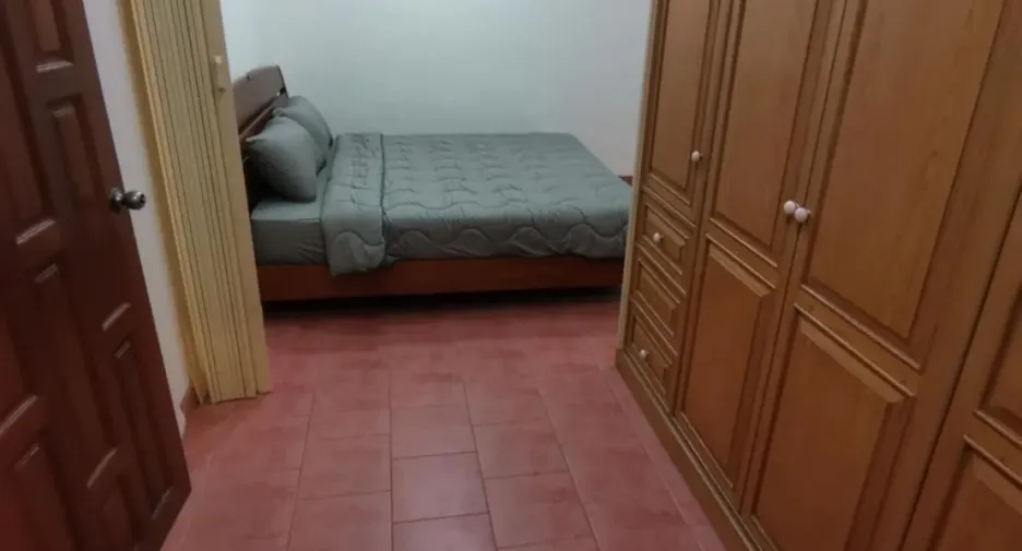 Haus zur Miete mit 5 Zimmer in Bang Lamung, Chonburi