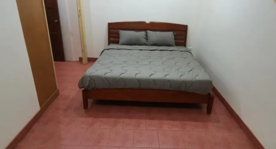 Haus zur Miete mit 5 Zimmer in Bang Lamung, Chonburi