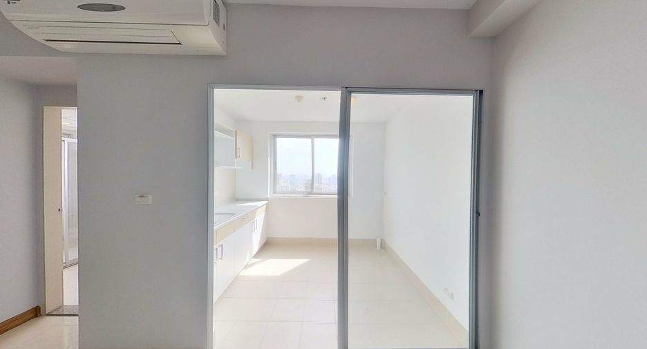 For sale 2 bedrooms condo in Watthana, Bangkok