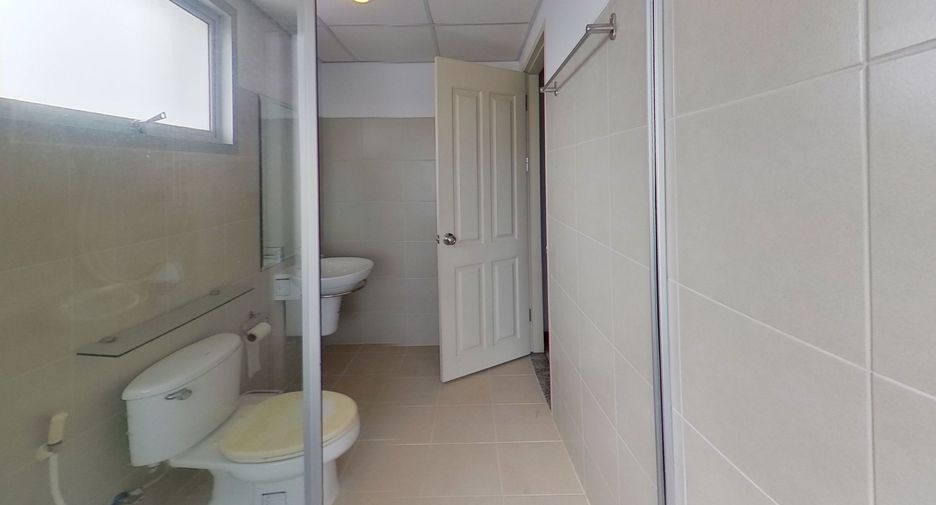 For sale 2 bedrooms condo in Watthana, Bangkok