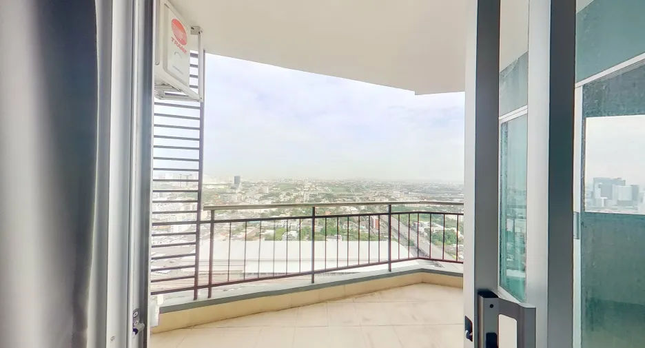 For sale 2 bedrooms condo in Watthana, Bangkok