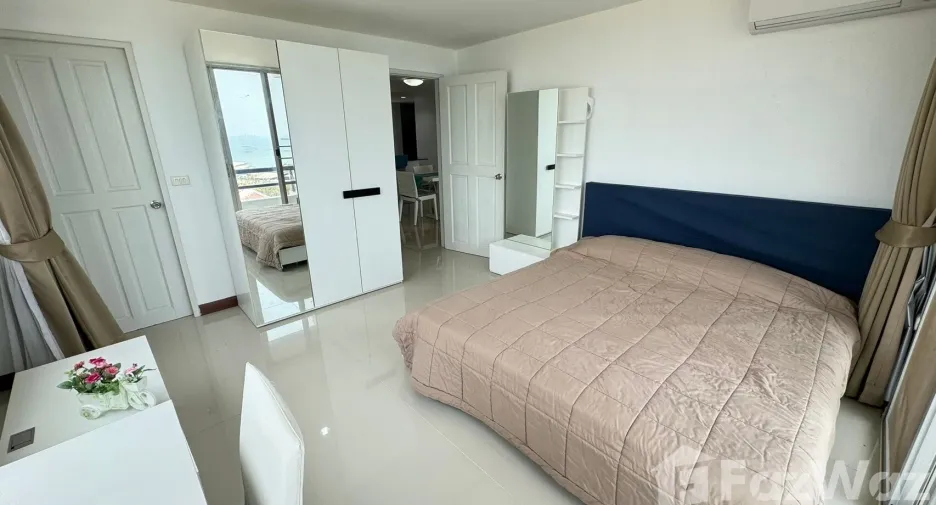 For sale and for rent 2 bedrooms condo in Si Racha, Chonburi