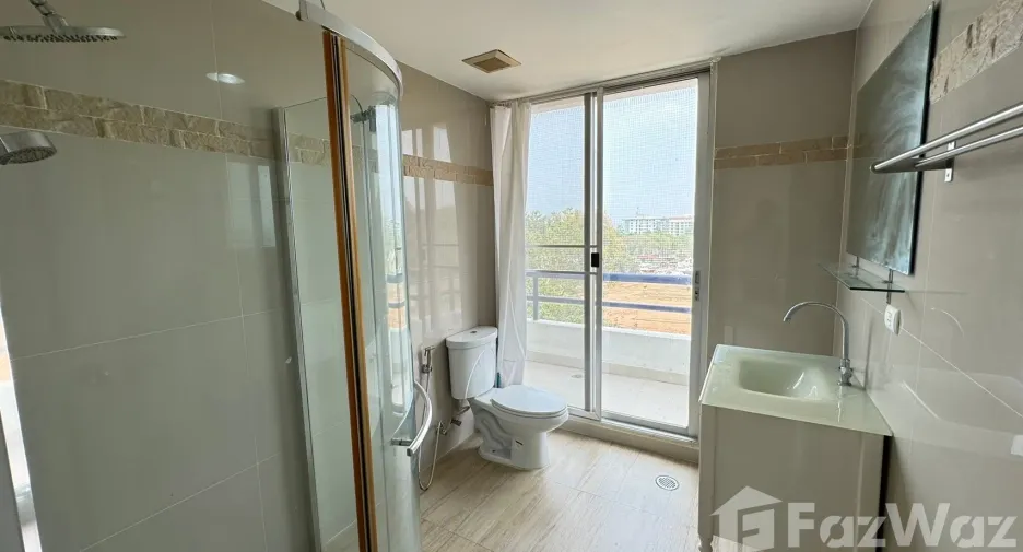 For sale and for rent 2 bedrooms condo in Si Racha, Chonburi