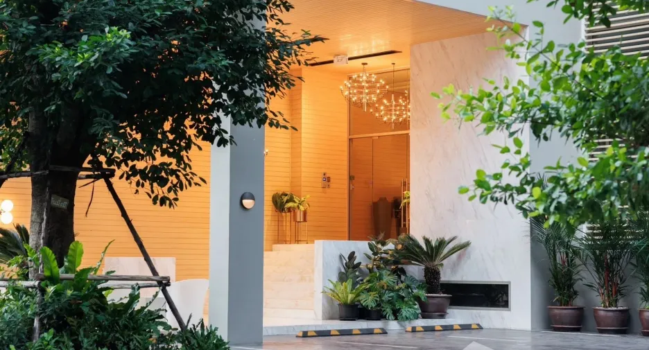 For sale 4 bedrooms condo in Watthana, Bangkok