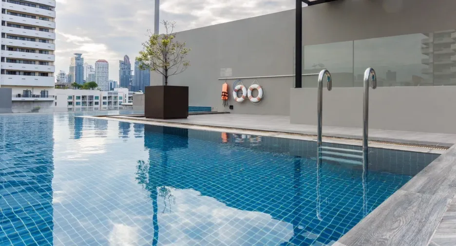For sale 4 bedrooms condo in Watthana, Bangkok