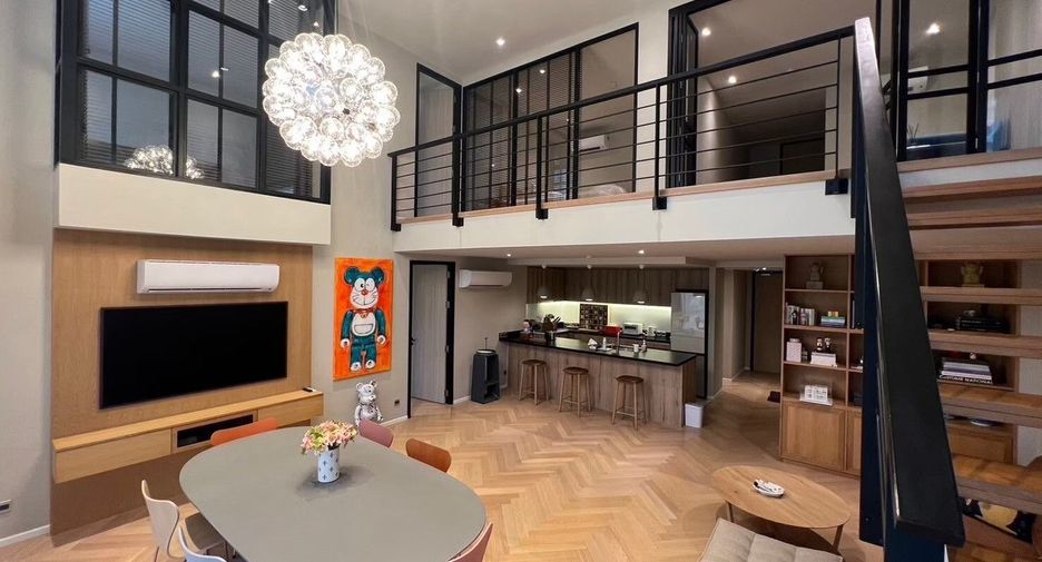 For sale 4 bedrooms condo in Watthana, Bangkok