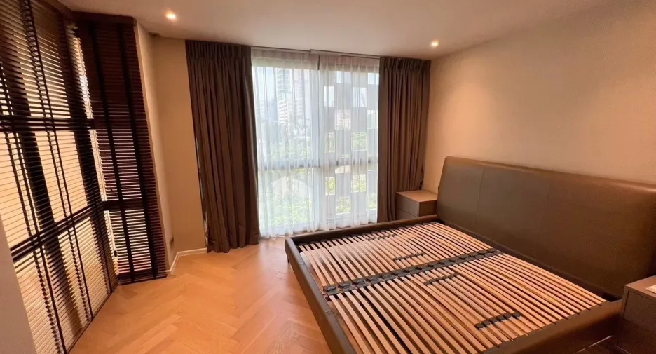 For sale 4 bedrooms condo in Watthana, Bangkok
