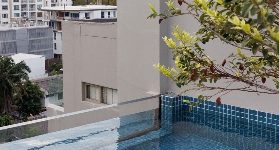 For sale 4 bedrooms condo in Watthana, Bangkok