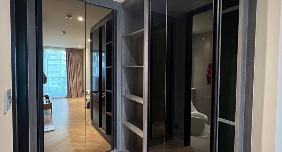 For sale 4 bedrooms condo in Watthana, Bangkok